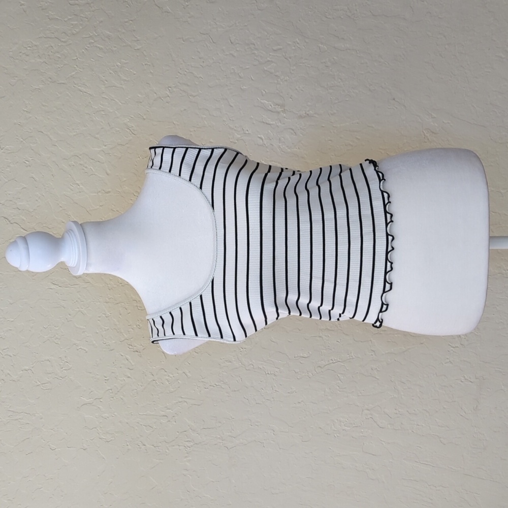 3/$20🌟 Liz & Sara White Black Striped Cropped Lettuce Hem Rib Tank Top Size XL